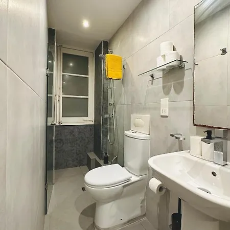 Boutique Apartment *