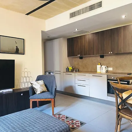 Boutique Apartment *